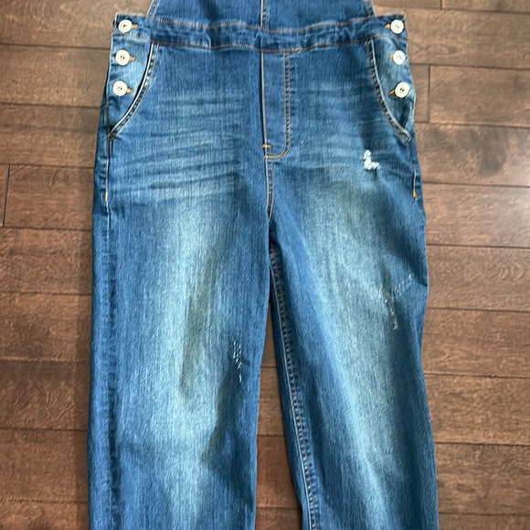 Love Tree Overalls Distressed Denim NWOT Medium - Picture 4 of 14